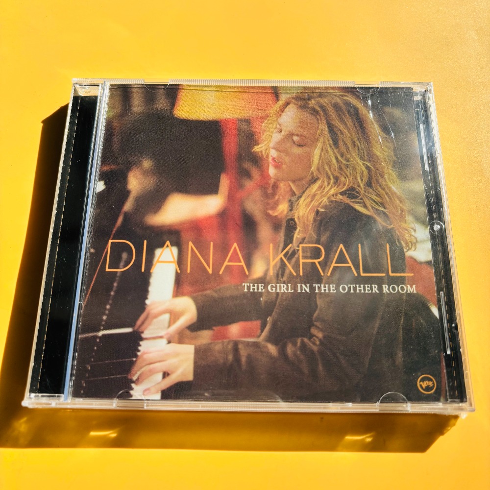 Diana Krall Girl In The Other  - Drone Camera Stabilized avaliação e preço